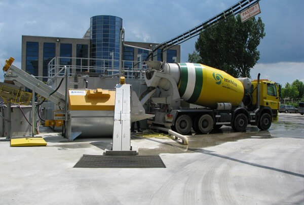 Mischarm als Komponente eines Betonmischers